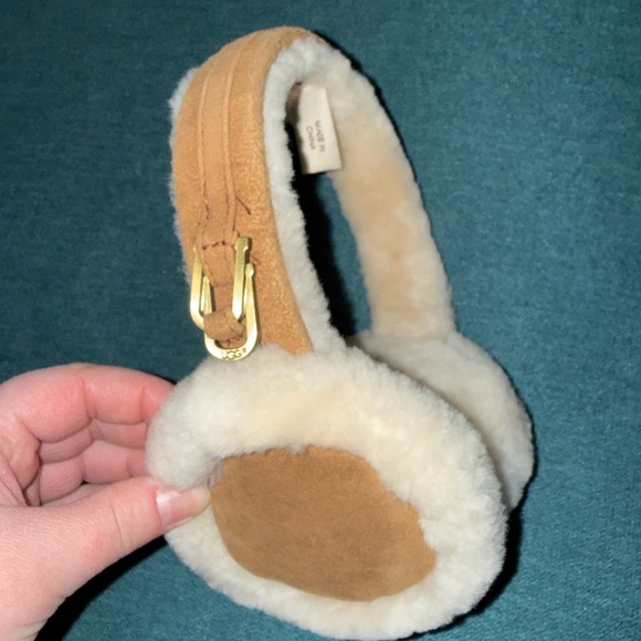 UGG Tan and Cream earmuffs - Picture 5 of 5